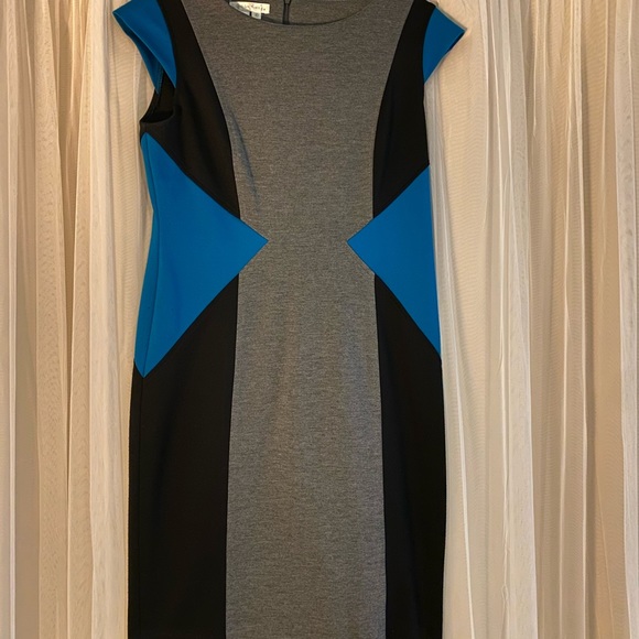 London Times Dresses & Skirts - Form flattering bodycon dress SIZE 10